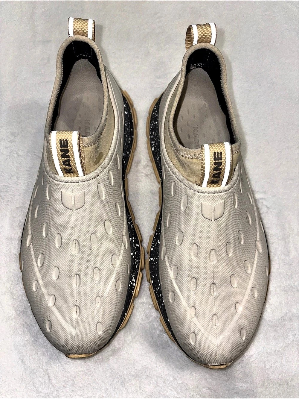 Kane Revive Slip On Recovery Shoes Men 6 Women 8 Gray Black Speckled